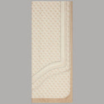 Sciarpa beige con motivo monogram a rilievo e bordi tono su tono, piegata