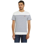 T-shirt Guess bianca a righe blu con colletto girocollo e logo frontale