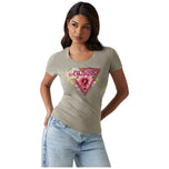 T-shirt verde salvia con logo triangolo GUESS e fiori applicati sul petto