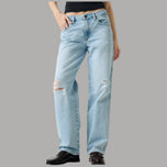 Jeans boyfriend Guess in denim chiaro strappato, tasche anteriori
