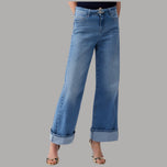 Jeans flare a vita alta blu con cintura e bottoni frontali