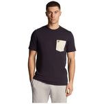 T-shirt scura con taschino panna sul petto, girocollo, maniche corte