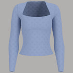 Maglia slim in light blu con scollo quadrato e maniche lunghe, logo jacquard all-over