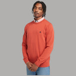 Maglia uomo in cotone arancione corallo, girocollo a coste con logo sul petto