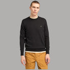 Maglia girocollo nera in cotone con piccolo logo sul petto