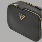 Mini tracolla nera con zip dorata e logo triangolare Guess, saffiano