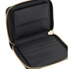 Portafoglio Guess piccolo nero aperto, con scomparti e tasche interne.