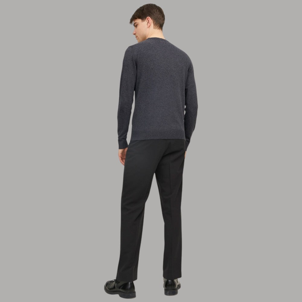Maglione pullover uomo grigio melange girocollo indossato sul retro
