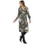 Abito midi beige con stampa nera e fusciacca in vita, maniche lunghe
