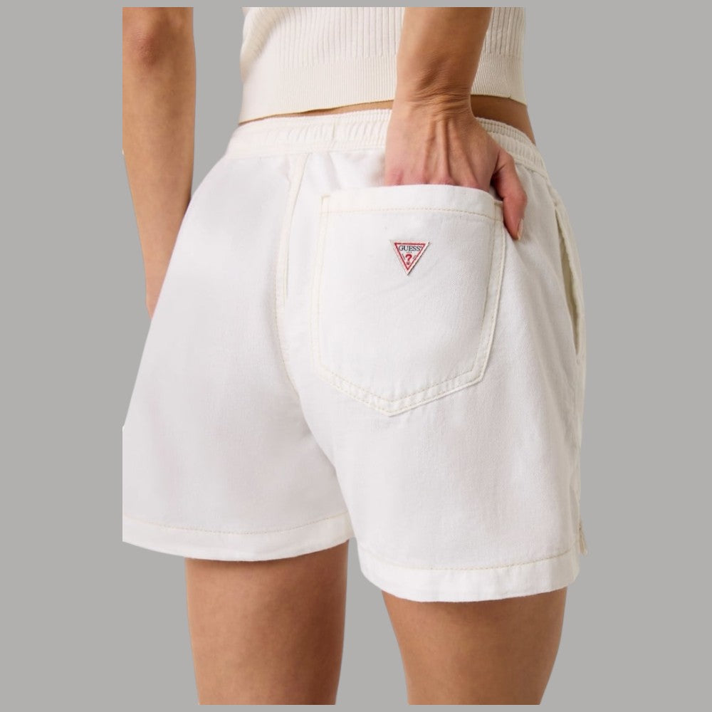 Shorts Guess GJ in Denim Bianco Vita Alta e Vestibilità Rilassata - Prodotti di Classe
