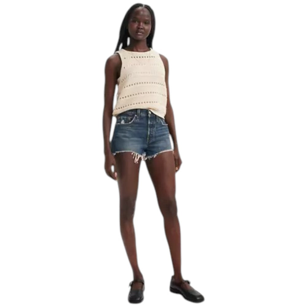 Pantaloncini in denim blu a vita alta con gamba corta e orlo sfrangiato