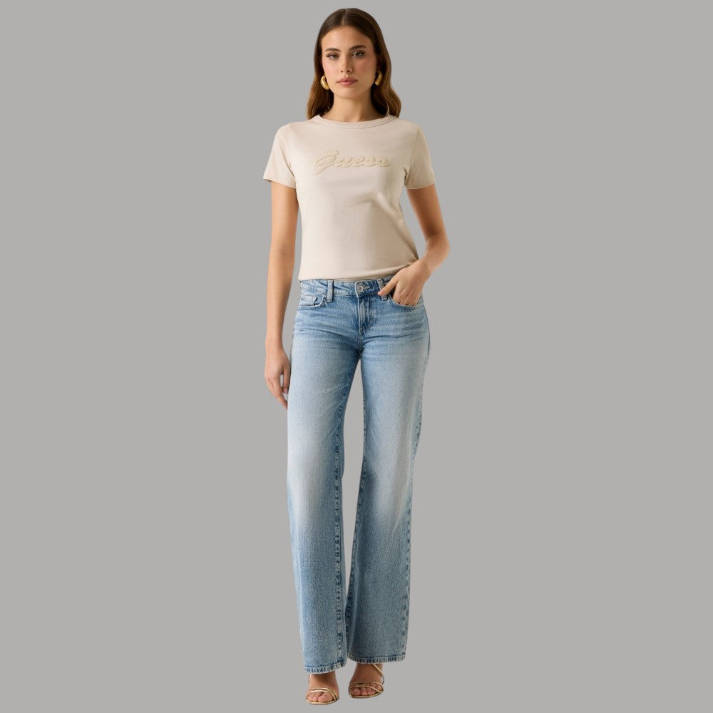 T-shirt Guess in Cotone Boxy con Logo 3D Ricamato - Prodotti di Classe