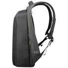 Zaino nero da viaggio con cinghie posteriori regolabili e tasca con zip.