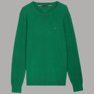 Maglione in cotone verde piatto, girocollo a costine e bandierina ricamata