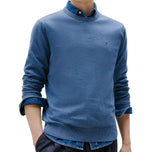 Maglione girocollo Tommy Hilfiger blu avion con logo sul petto e polsini a costine