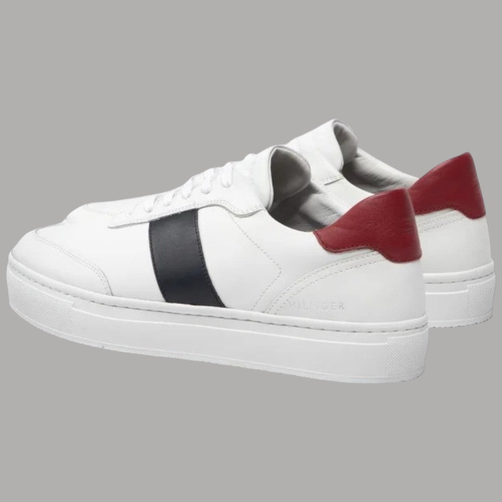 Sneaker Tommy Hilfiger bianche con fascia nera, tallone rosso e suola cupsole bianca