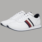 Sneakers bianche Tommy Hilfiger con lacci e righe blu-rosse sul lato