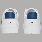 Sneaker bianche Tommy Hilfiger con talloncino blu e logo sul retro