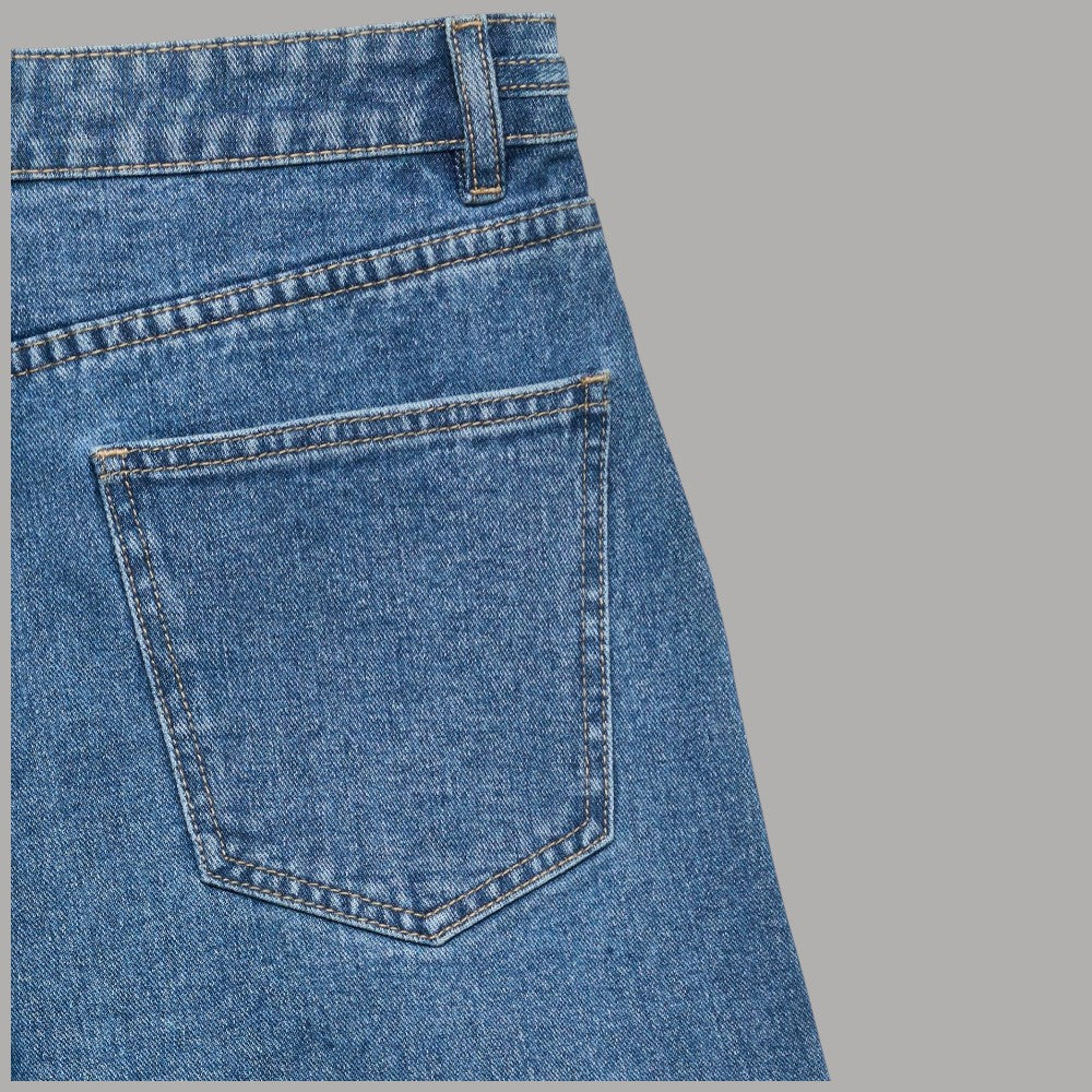 Vero Moda bermuda in jeans con applicazioni catena 10344814 - Prodotti di Classe