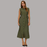 Vestito camicia lungo smanicato verde con bottoni, cintura e tasche