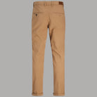 Pantaloni chino slim testurizzati cammello, chiusura con bottone e passanti