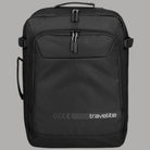Zaino Travelite nero con tasca frontale e zip, manico superiore e logo travelite