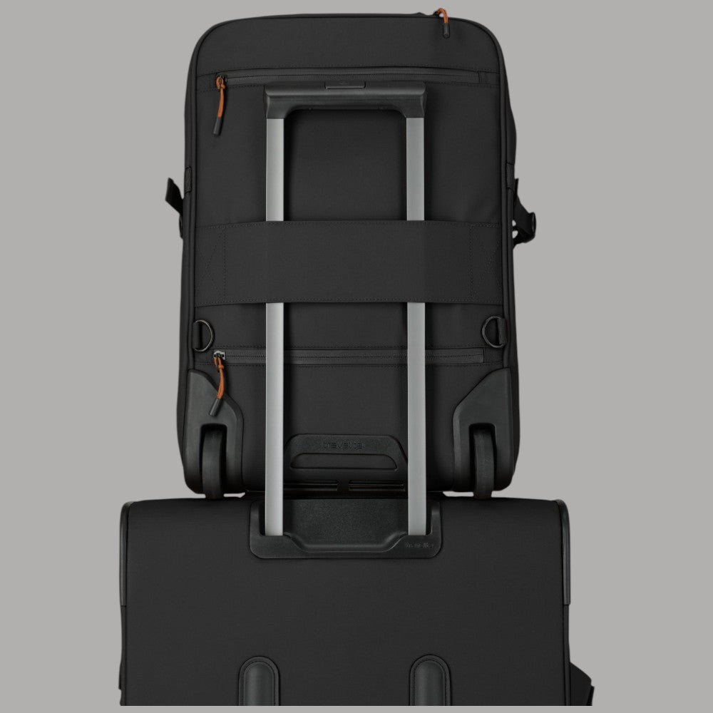 Zaino trolley Travelite BRIIZE nero con apertura per trolley e base rinforzata