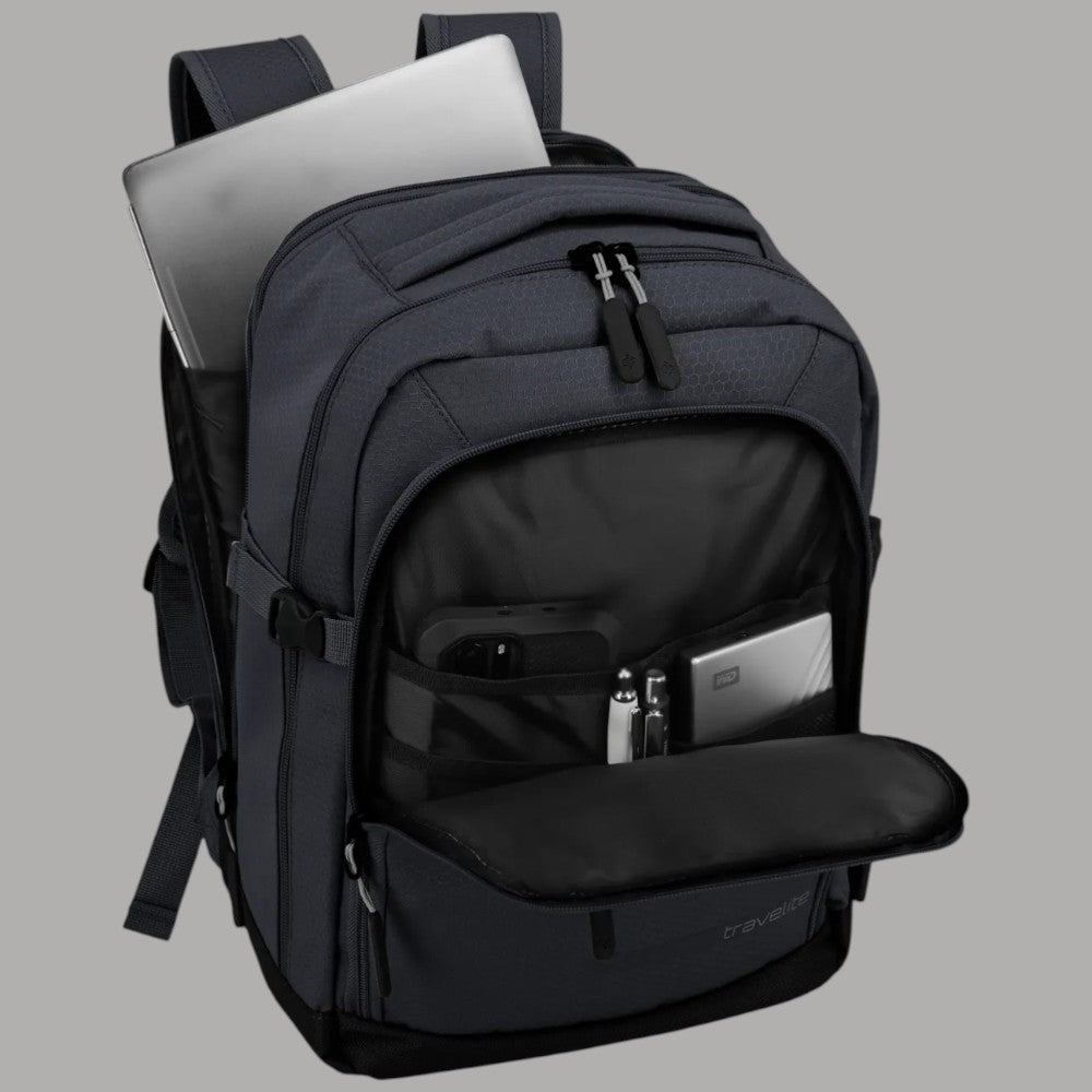 Zaino da cabina Travelite nero aperto, scomparto interno con organizer e pannello frontale