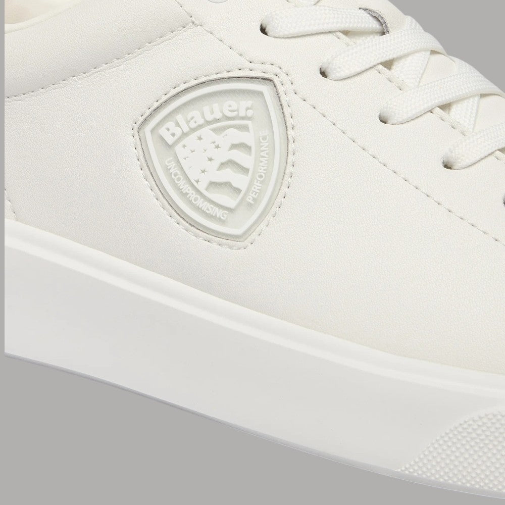 Sneakers uomo Blauer in pelle bianca con logo dettagliato sulla tomaia