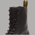 Stivali stringati Dr Martens in pelle Virginia neri con lacci, tallone con logo