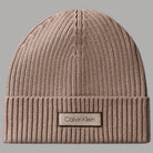Calvin Klein berretto in misto cashmere color taupe con logo sul cinturino frontale