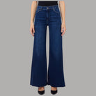 Jeans Liu Jo blu scuro a vita alta, gamba flare e chiusura con bottone
