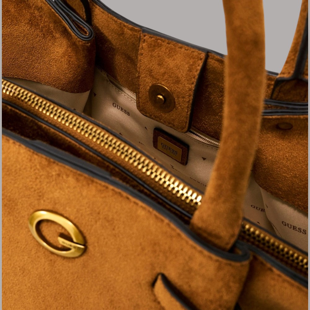 Guess Allegra in suede con tracolla removibile e dettagli dorati marroni
