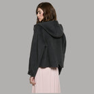 Cappotto corto Relish con cappuccio, tasche a toppa, zip e bottoni automatici