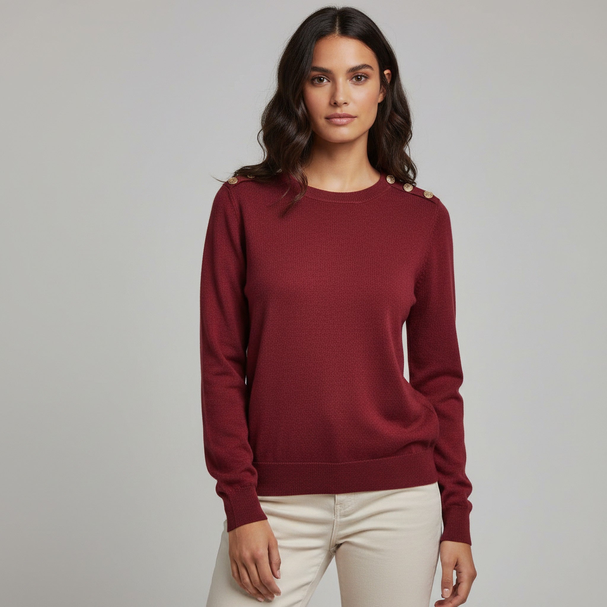 Vero Moda pullover rosso con bottoni decorativi frontali e texture a maglia fine