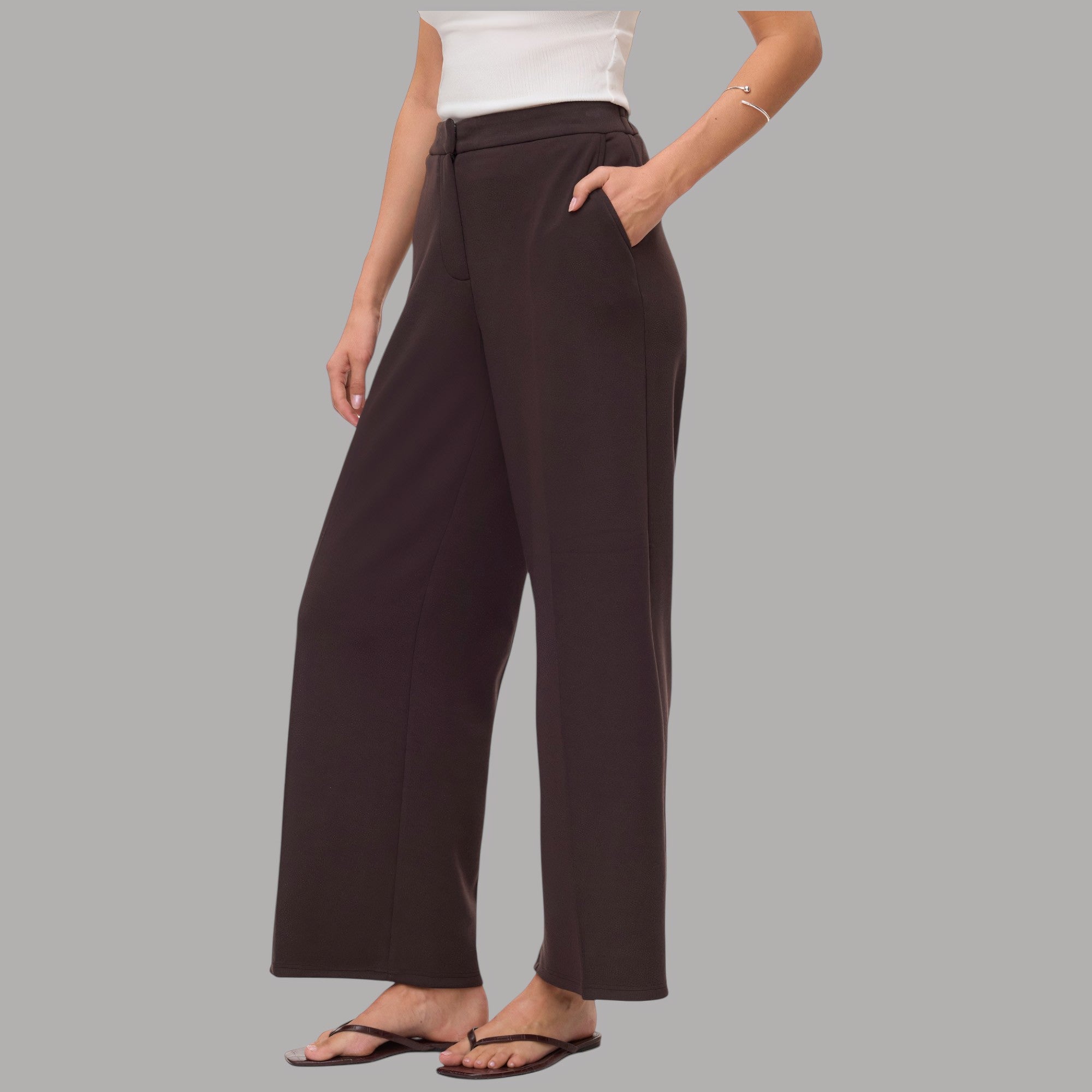 Vero Moda pantaloni wide leg marroni con texture liscia e tasche laterali