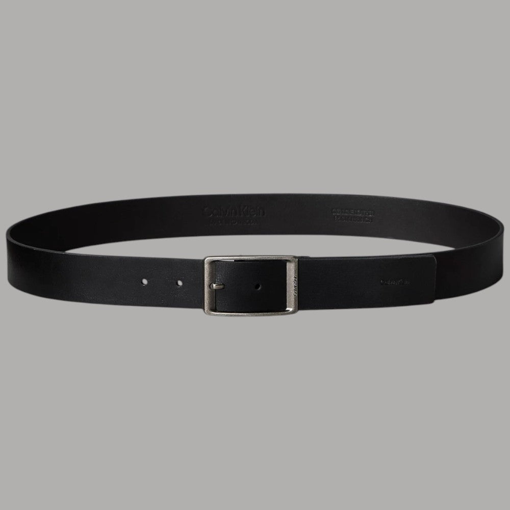 Calvin Klein cintura uomo effetto tumbled nera con fibbia ad ardiglione, dettaglio retro