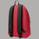 Timberland backpack rosso da 22 litri con dettagli neri, tasca laterale e zip frontale