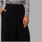Pantaloni wide leg Vero Moda Bellis nero in tessuto morbido con vita elasticata e cuciture visibili