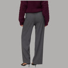 Vero Moda straight pant Texas grigio con dettagli cuciture e tasche fronte