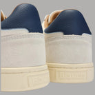 Sneakers uomo Blauer in pelle crema e blu con dettagli cuciture e suola in gomma