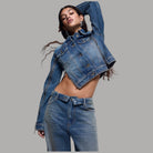 Giubbotto in jeans Liu Jo x Elodie blu denim con dettagli metallici e zip frontale