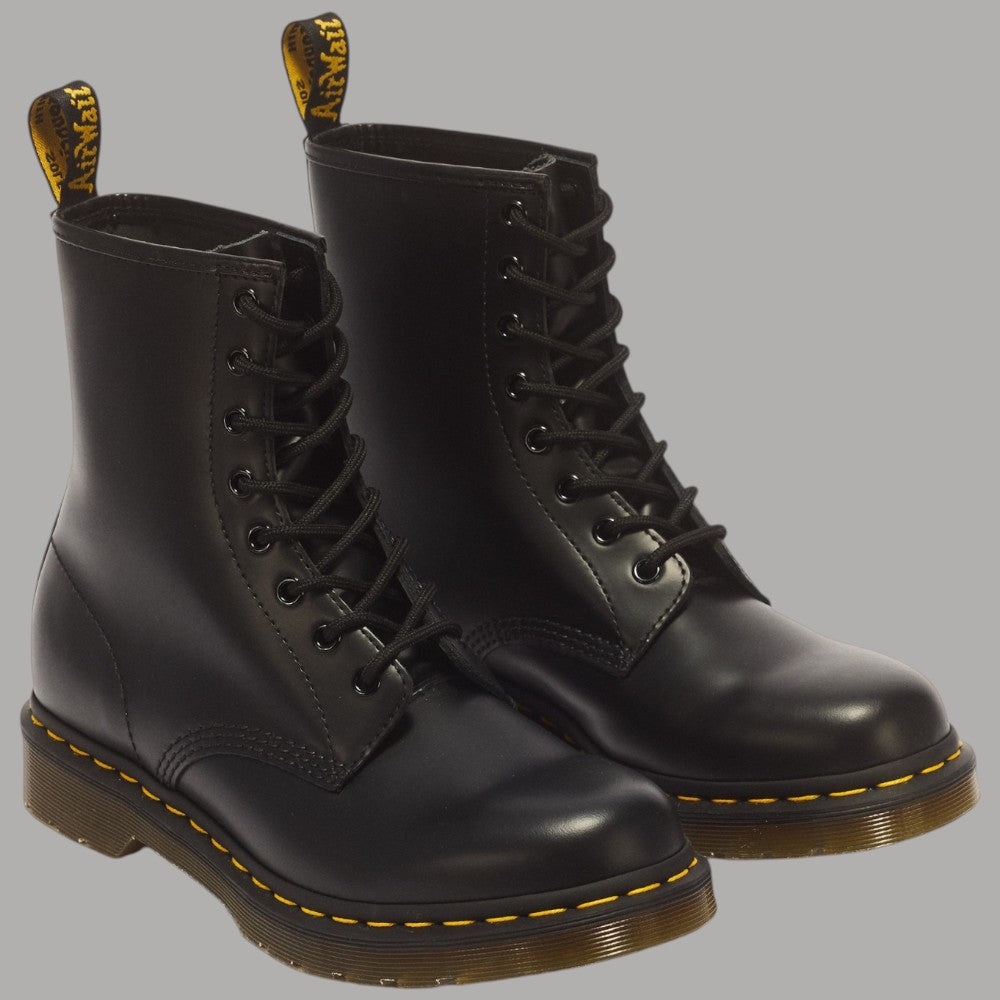 Stivali stringati Dr Martens 1460 in pelle Smooth neri con suola giallo vivo