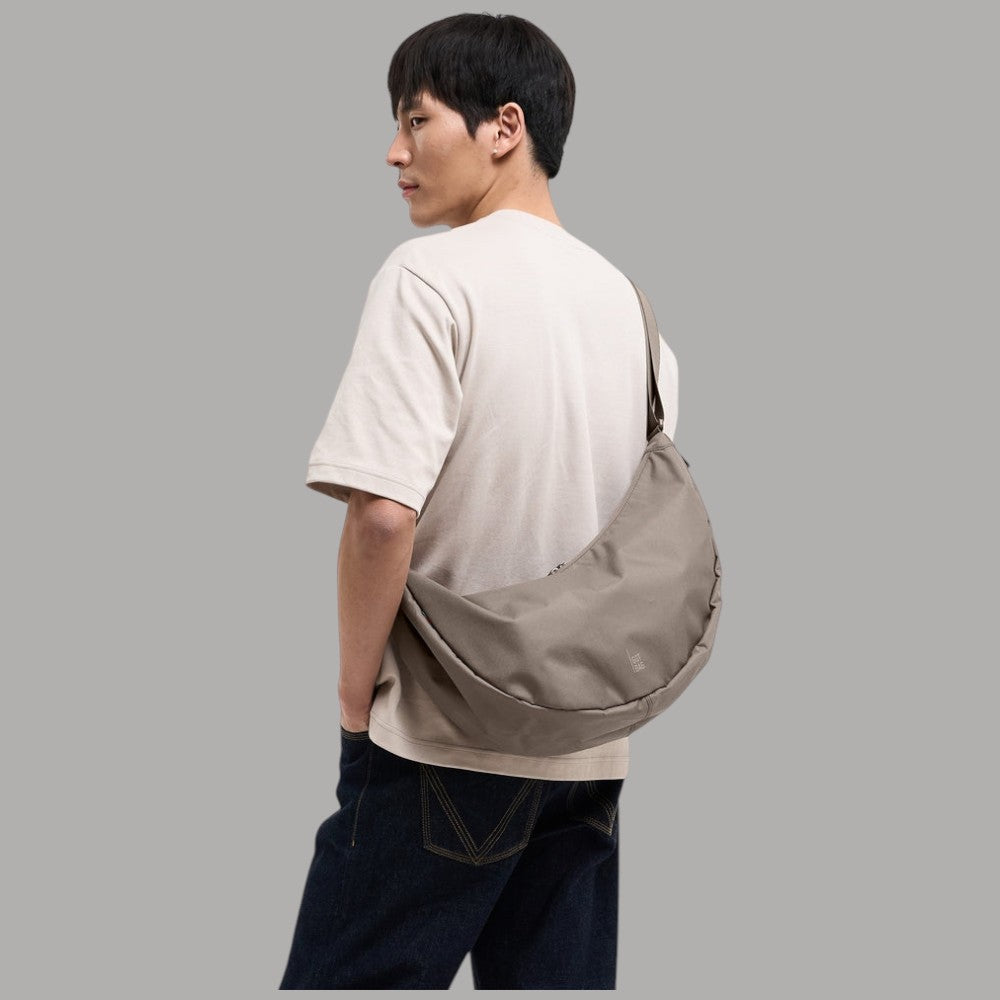 GOT BAG Moon Bag grande in PET riciclato in colore beige vista laterale