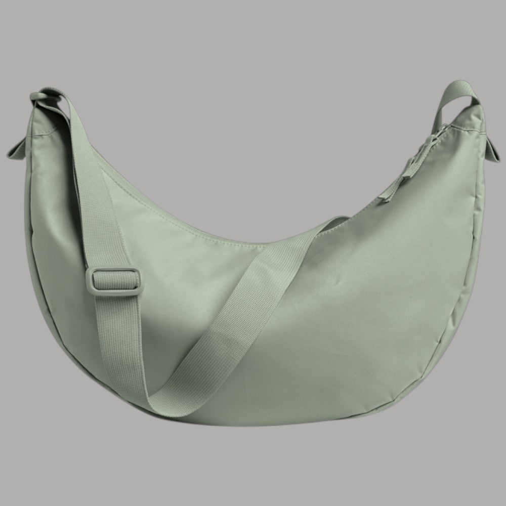 GOT BAG Moon Bag large in PET riciclato in colore verde chiaro con dettaglio tracolla regolabile