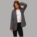 Vero Moda blazer grigio con vestibilità loose fit e tasche frontali
