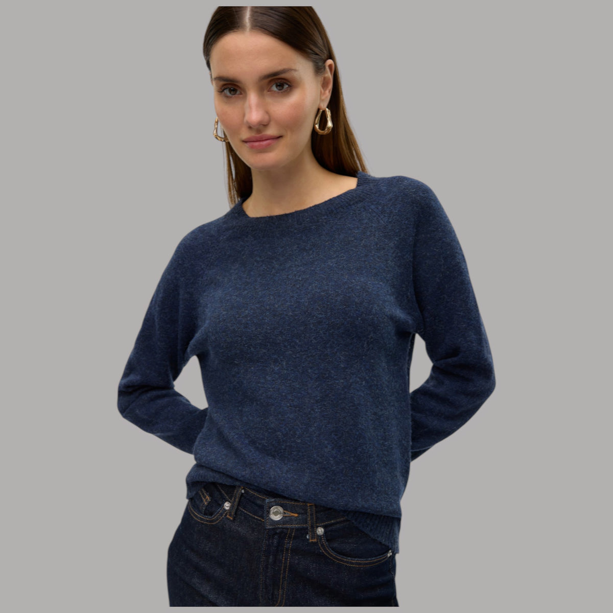 Vero Moda pullover Doffy blu con collo paricollo maniche lunghe regular fit texture.