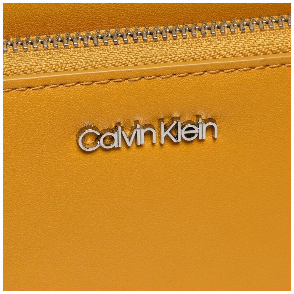 Calvin Klein camera bag giallo ocra K60K608410 - Prodotti di Classe