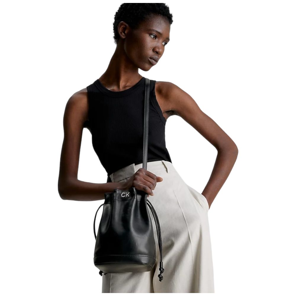 Calvin Klein borsa secchiello nera K60K610450 - Prodotti di Classe
