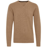 Maglioncino nocciola in maglia con scollo a giro e maniche lunghe, coste